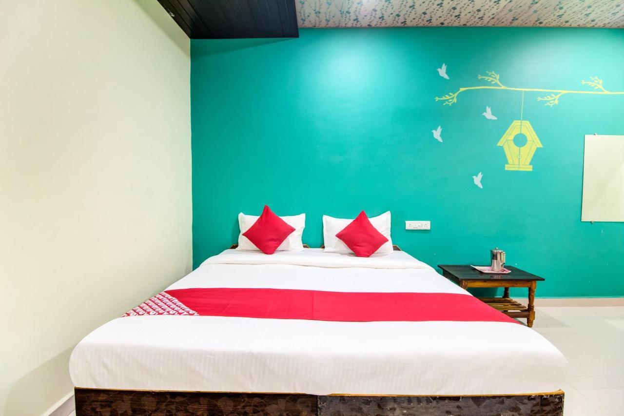 Oyo 48915 Chaitanya Green Park Hotel Vani Esterno foto