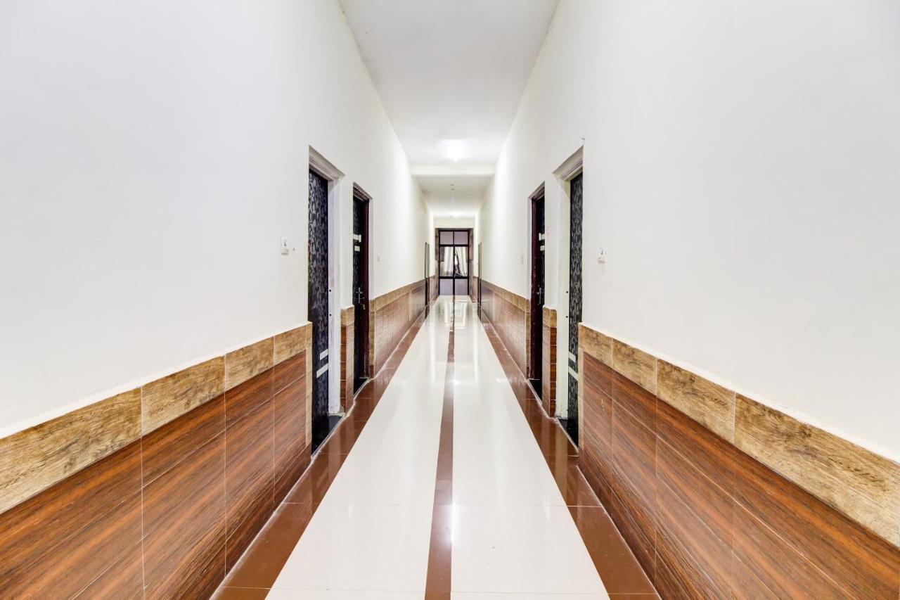 Oyo 48915 Chaitanya Green Park Hotel Vani Esterno foto